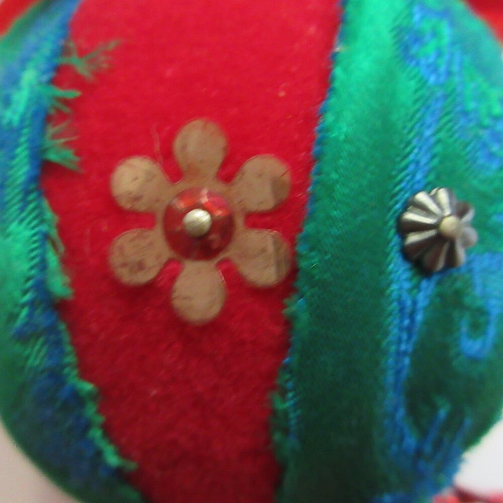 Handmade Red Gold Beaded Ribbon Crafted Christmas Ornaments Lot of 9 Vintage - Picture 10 of 16